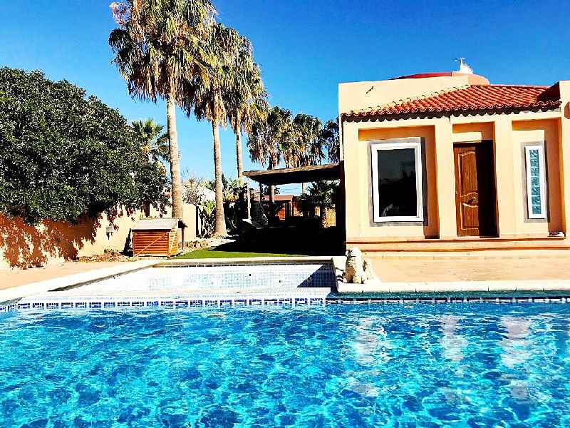 Detached Villa with Private Pool, Jacuzzi & Separate Apartment